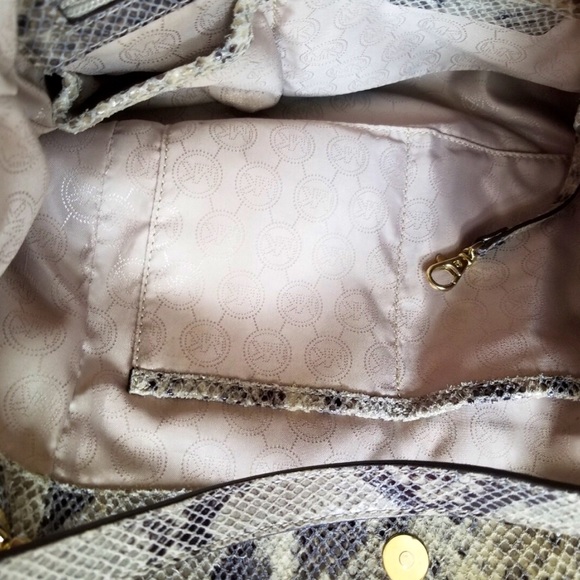 Michael Kors Python🐍Leather Amazing Condition Chain Straps won’t Tarnish - Picture 4 of 12